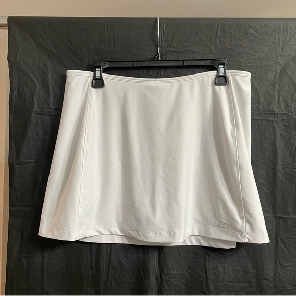 White Avia Large Skort Performance Athleisure Pickleball Atheletic - Picture 1 of 6